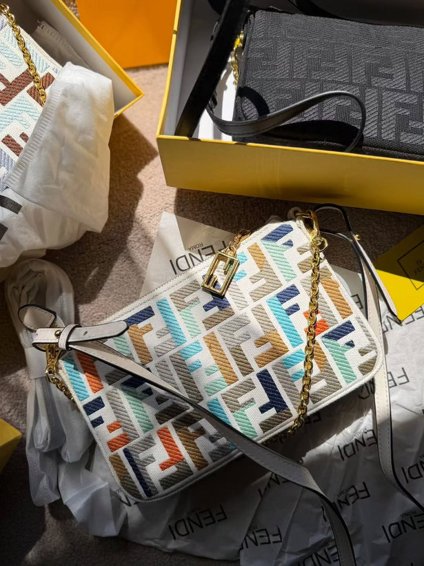 کیف فندی fendi